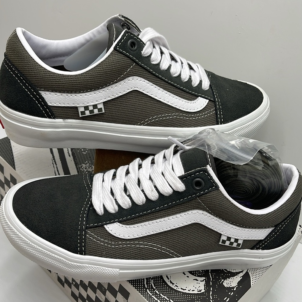 Vans WMNS Skate Old Skool 
Twill Grape Leaf
VN0A5FCB50K
SNEAKERS - Picture 9 of 16